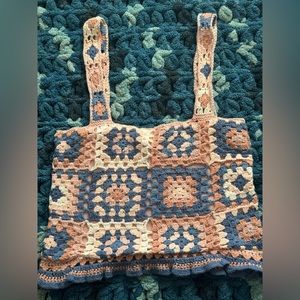 Cropped crochet shirt